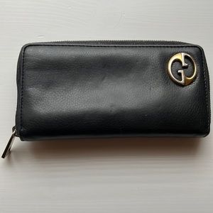 Authentic leather Gucci wallet